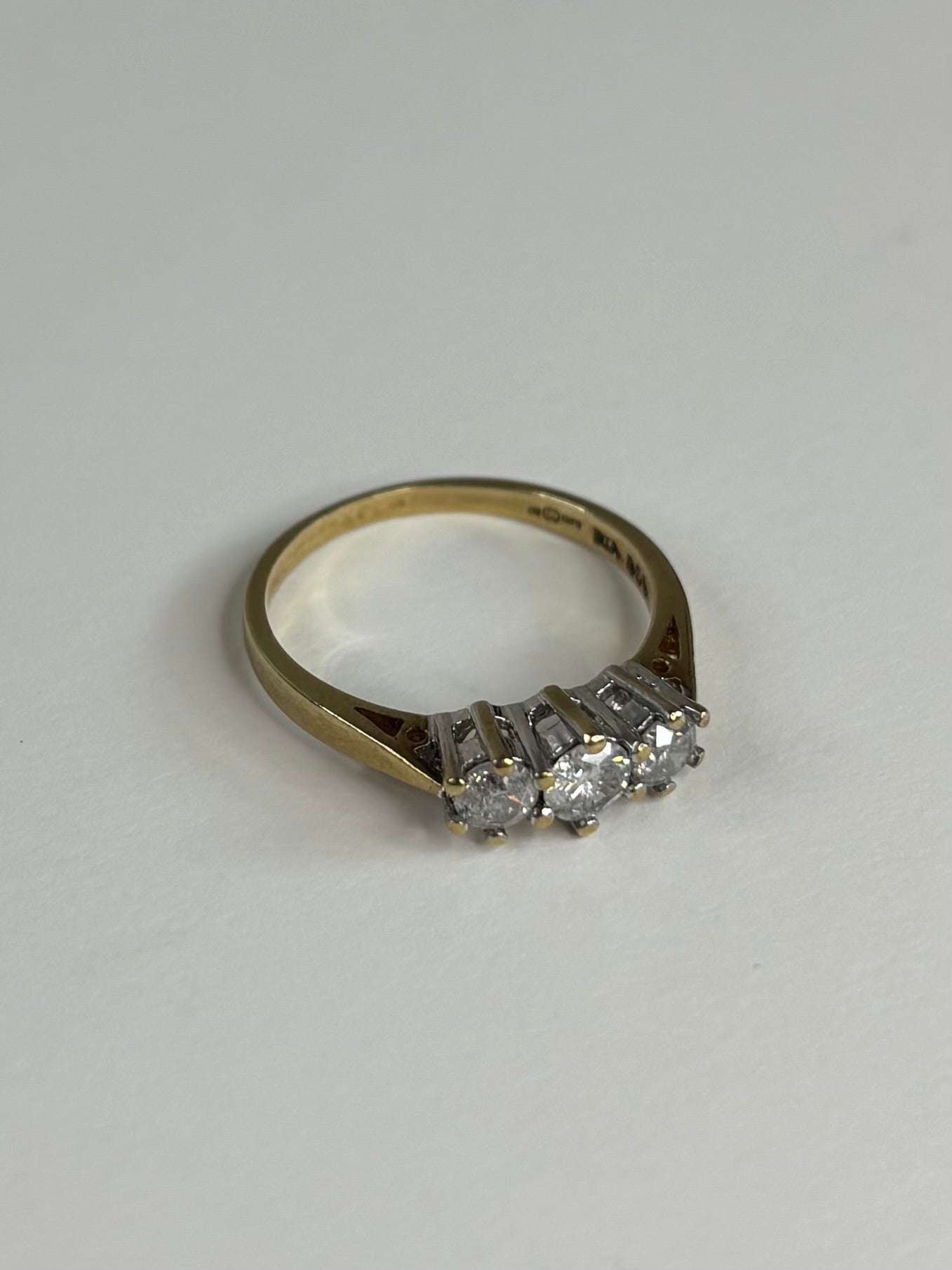 9ct Gold 0.50ct Diamond Three Stone Ring Size K 1.9g Great Condition
