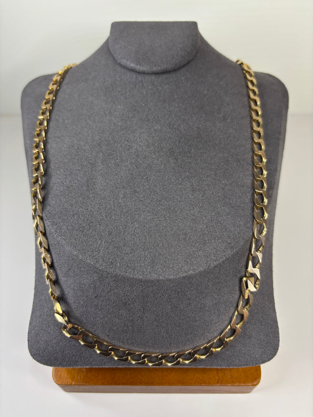 9ct Yellow Gold Curb Chain Great Condition 22.3g 19”