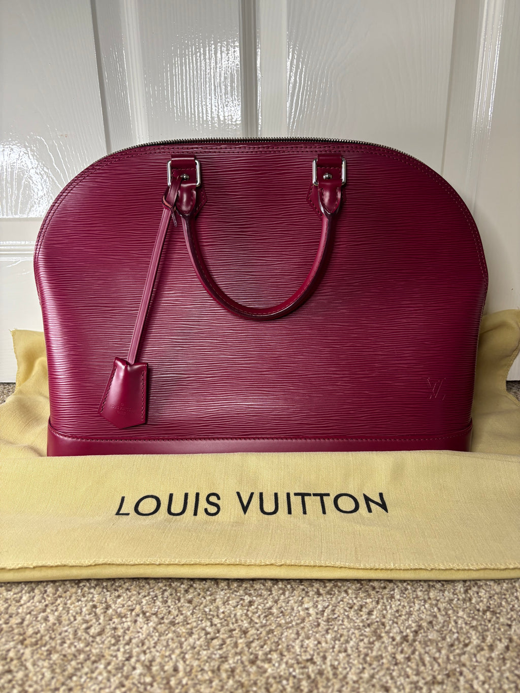 Louis Vuitton PM Alma Epi Leather In Fuchsia Red Great Condition