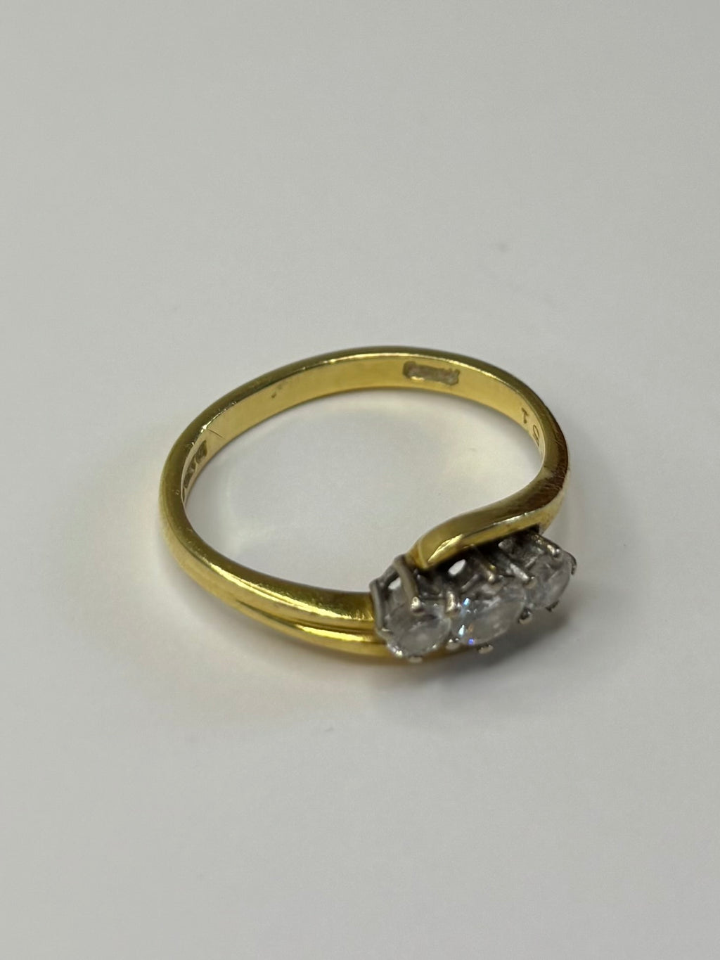 18ct Gold 0.50ct Diamond Three Stone Ring 3.3g Good Condition