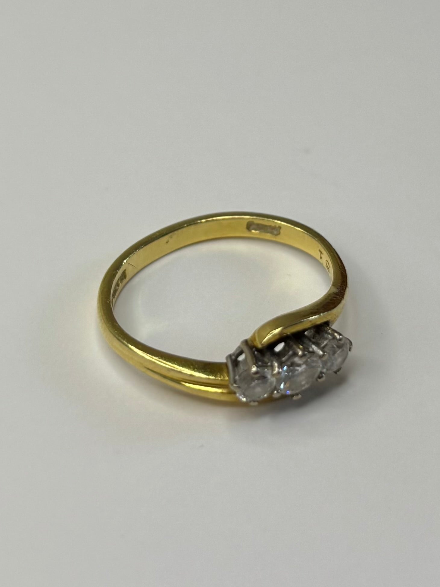 18ct Gold 0.50ct Diamond Three Stone Ring 3.3g Good Condition