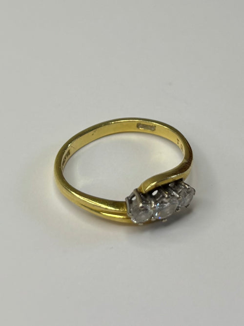 18ct Gold 0.50ct Diamond Three Stone Ring 3.3g Good Condition