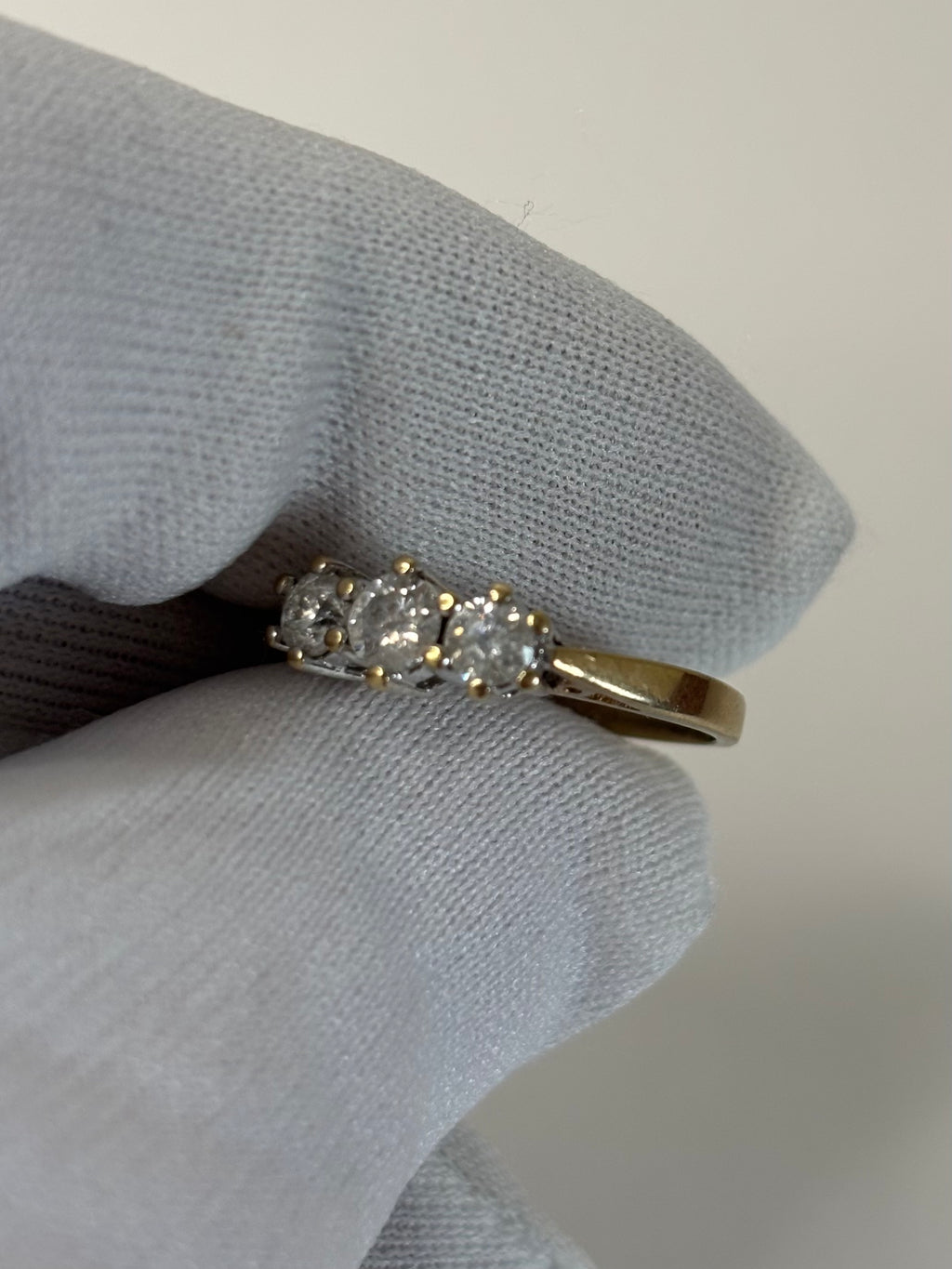 9ct Gold 0.50ct Diamond Three Stone Ring Size K 1.9g Great Condition