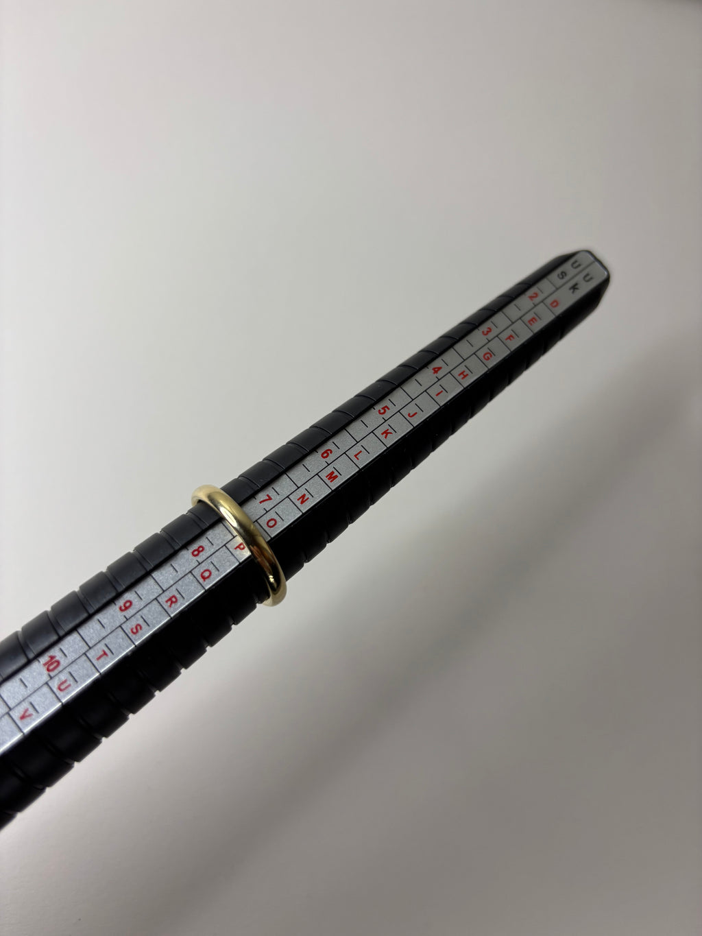 9ct Gold Ring Size P 2.9g Great Condition Fully Hallmarked