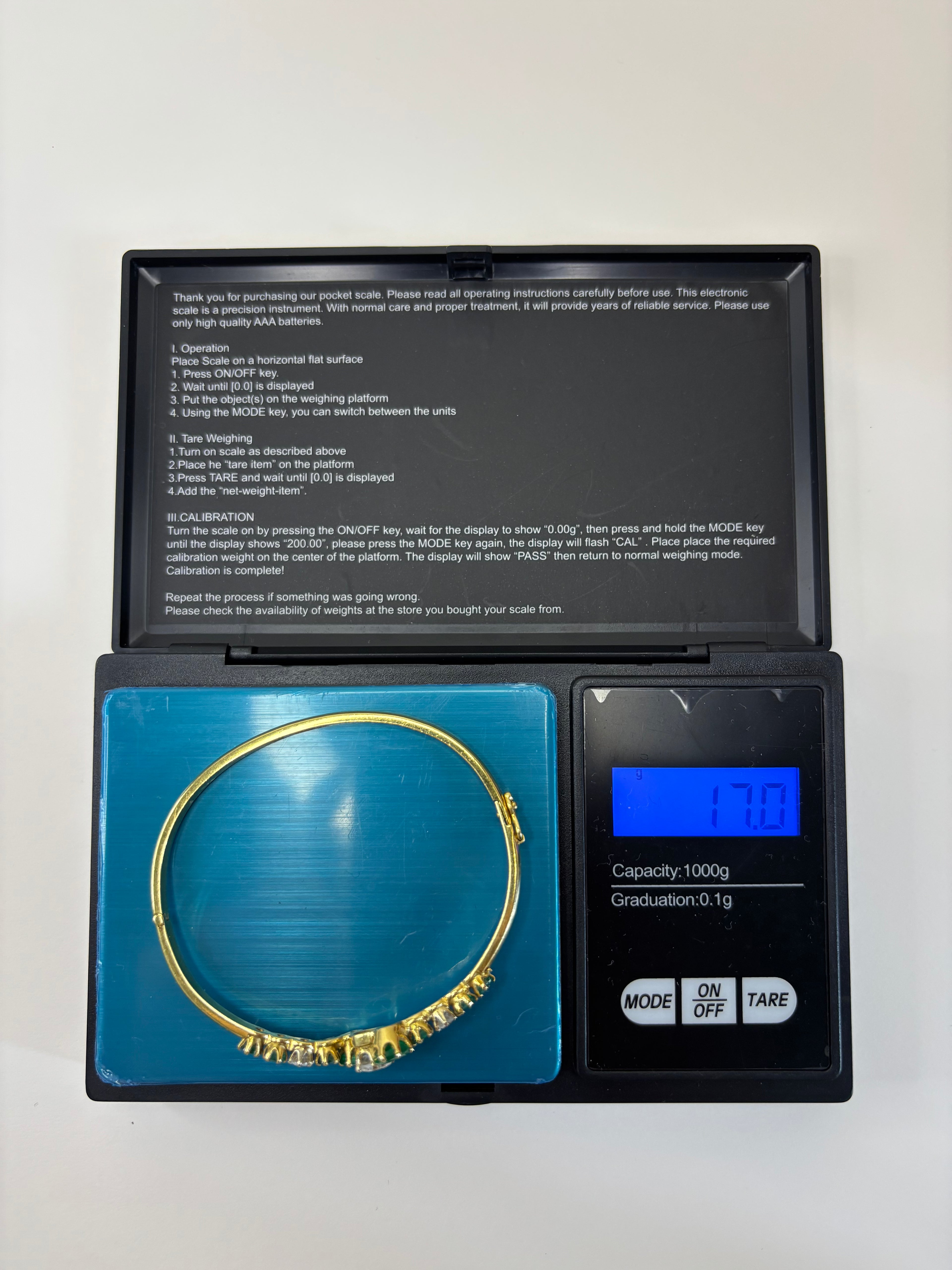 18ct Gold Emerald Bangle Bracelet 17g Good Condition