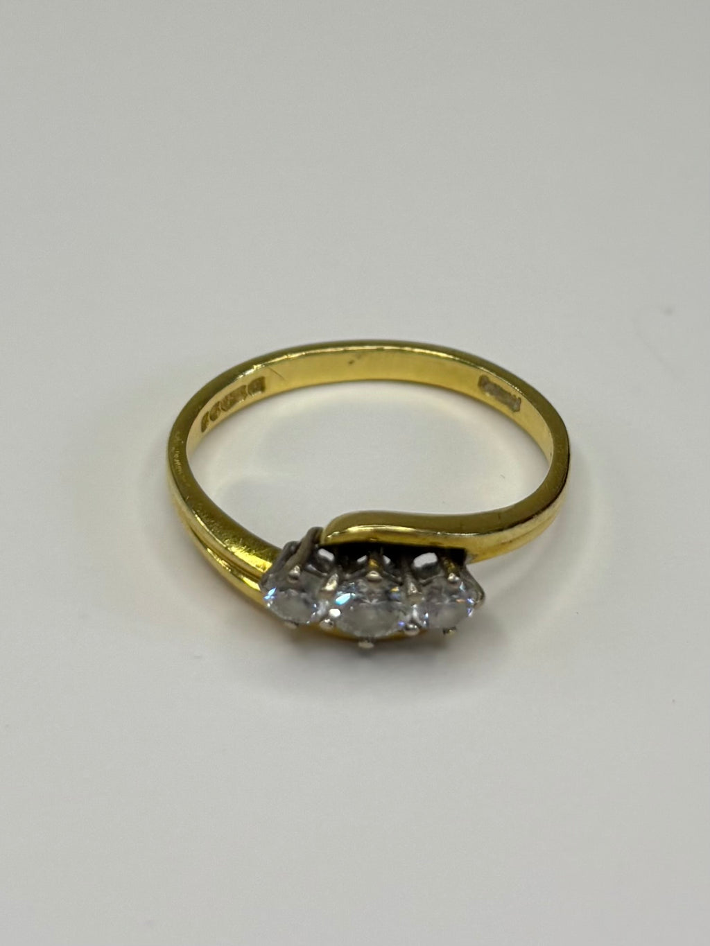 18ct Gold 0.50ct Diamond Three Stone Ring 3.3g Good Condition