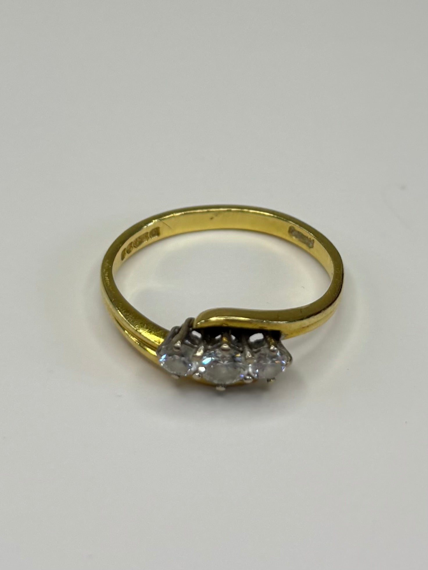 18ct Gold 0.50ct Diamond Three Stone Ring 3.3g Good Condition