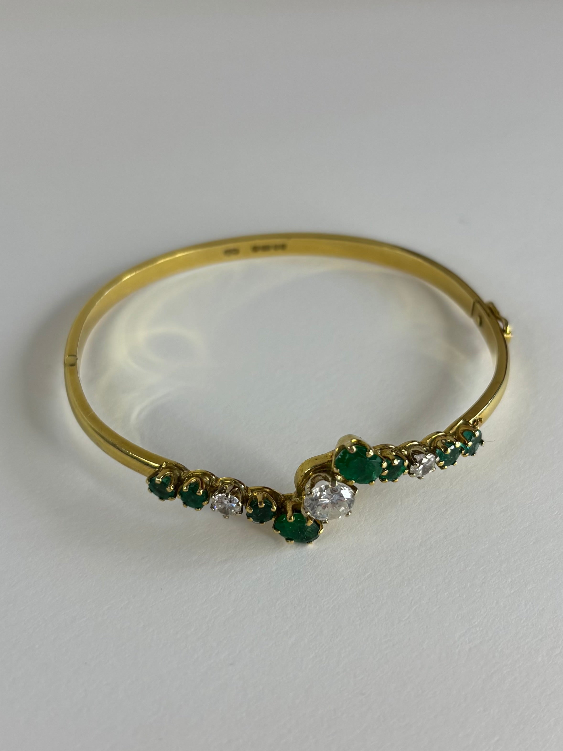 18ct Gold Emerald Bangle Bracelet 17g Good Condition