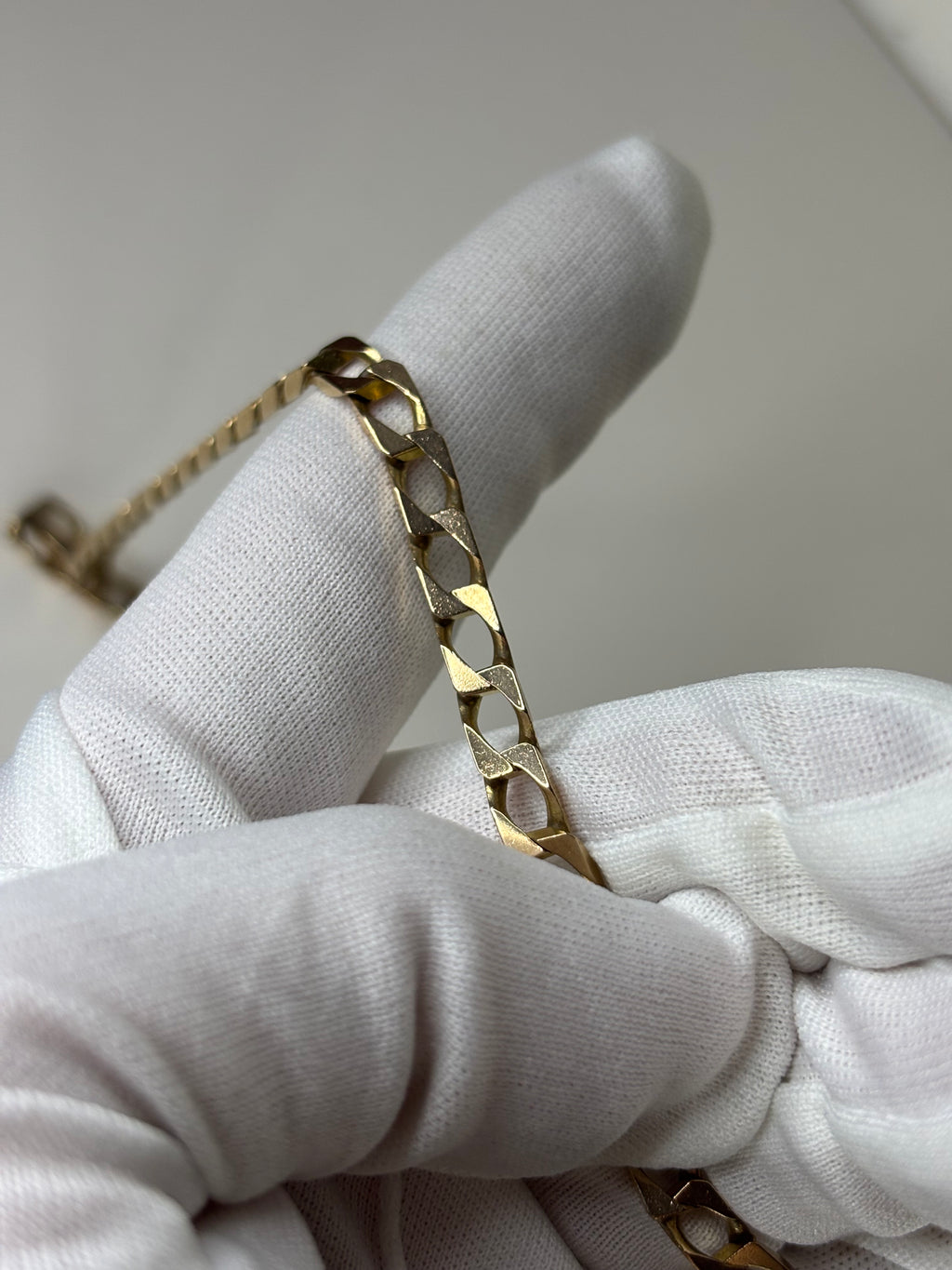 9ct Yellow Gold Curb Chain Great Condition 22.3g 19”