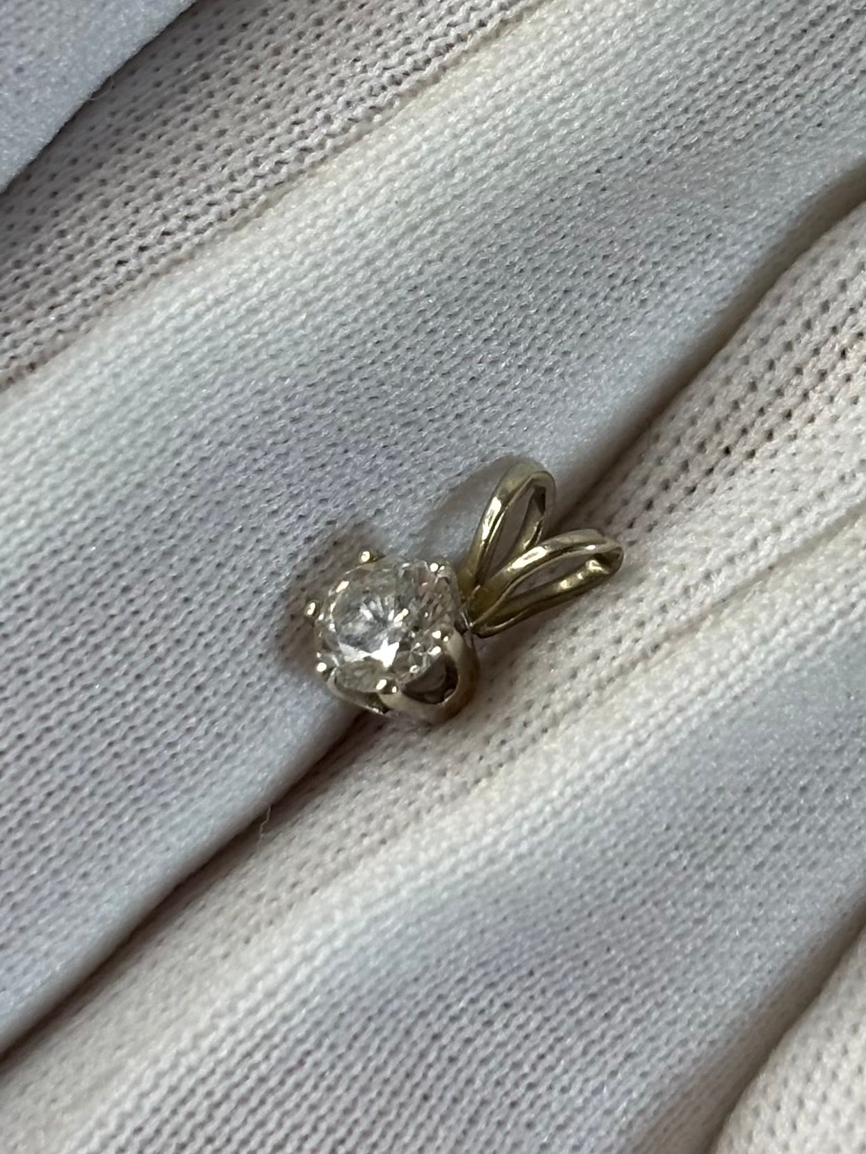 Vintage 14ct Gold 0.25ct Diamond Pendant 0.4g Great Condition