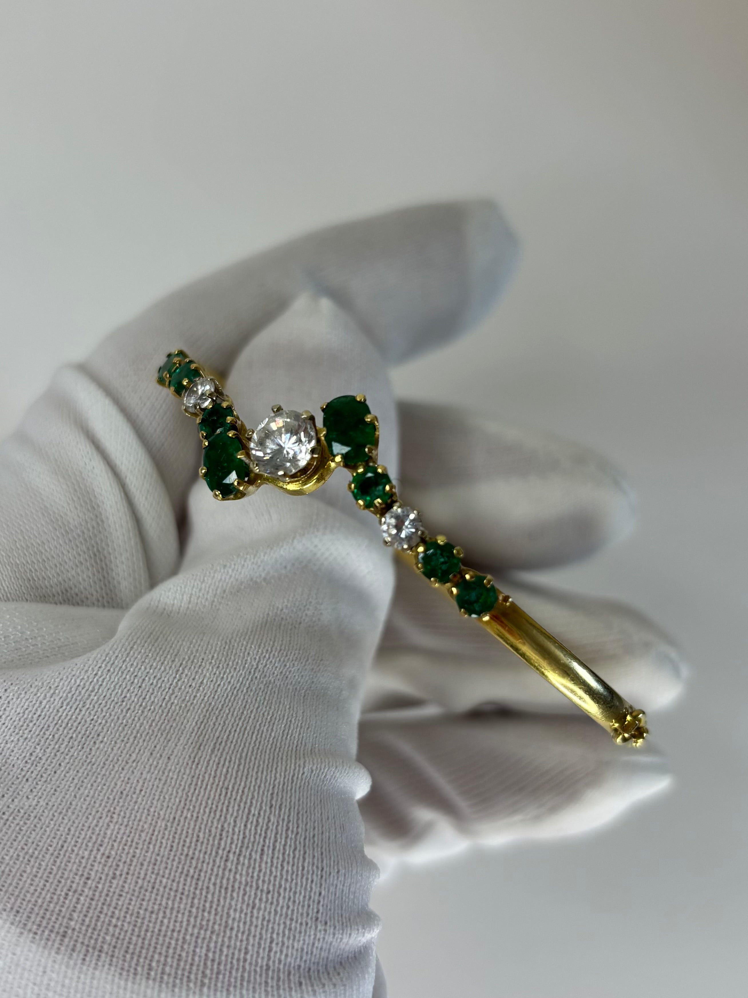 18ct Gold Emerald Bangle Bracelet 17g Good Condition