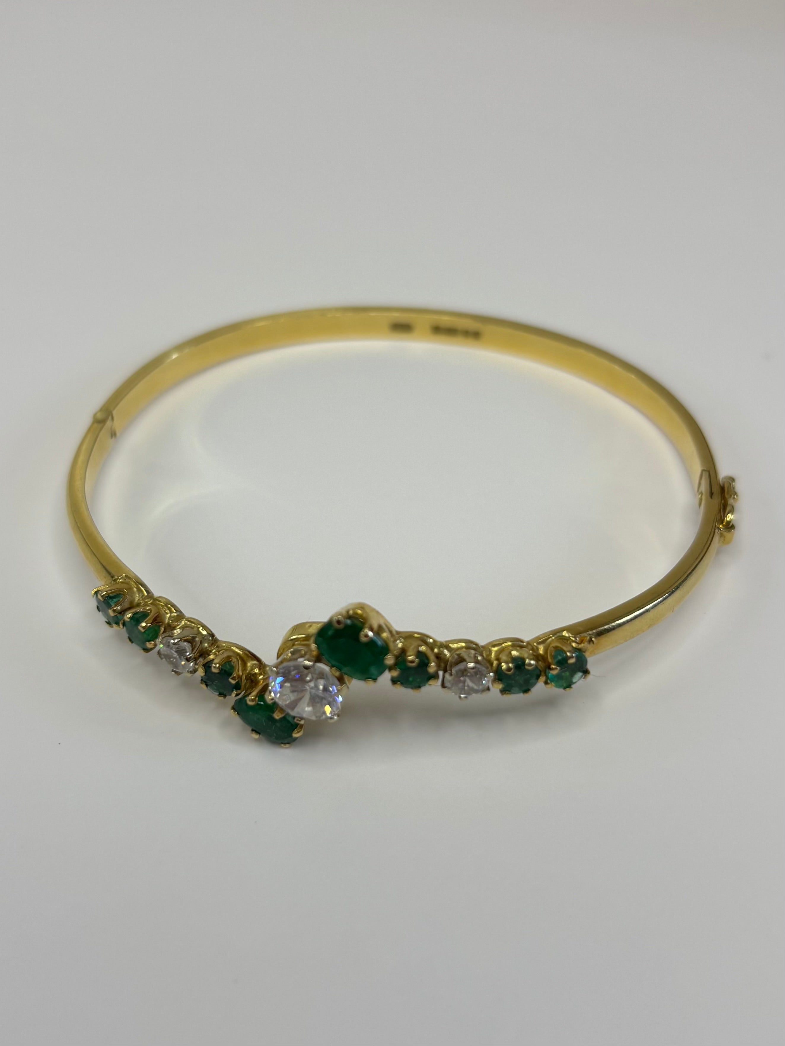 18ct Gold Emerald Bangle Bracelet 17g Good Condition