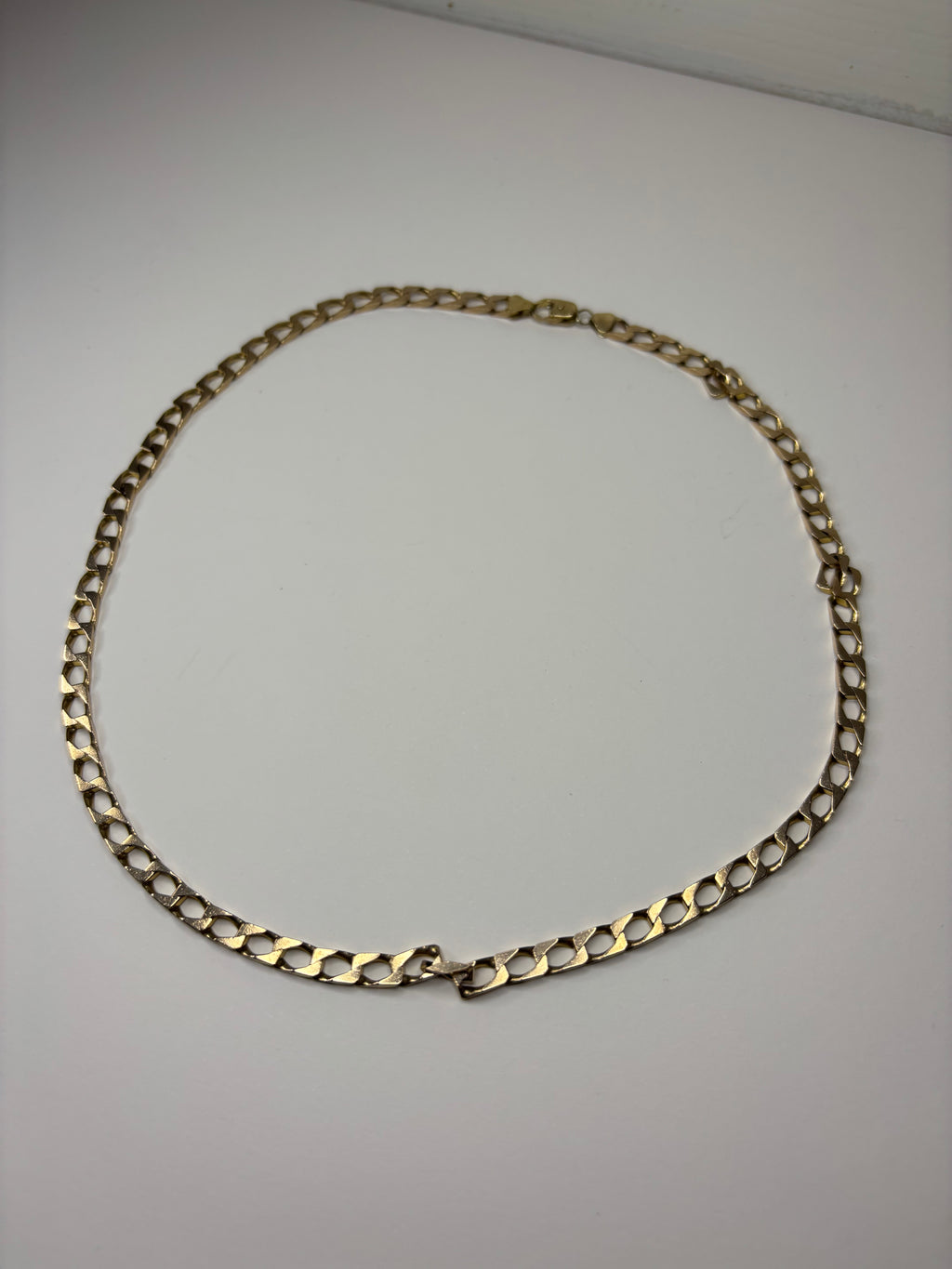 9ct Yellow Gold Curb Chain Great Condition 22.3g 19”