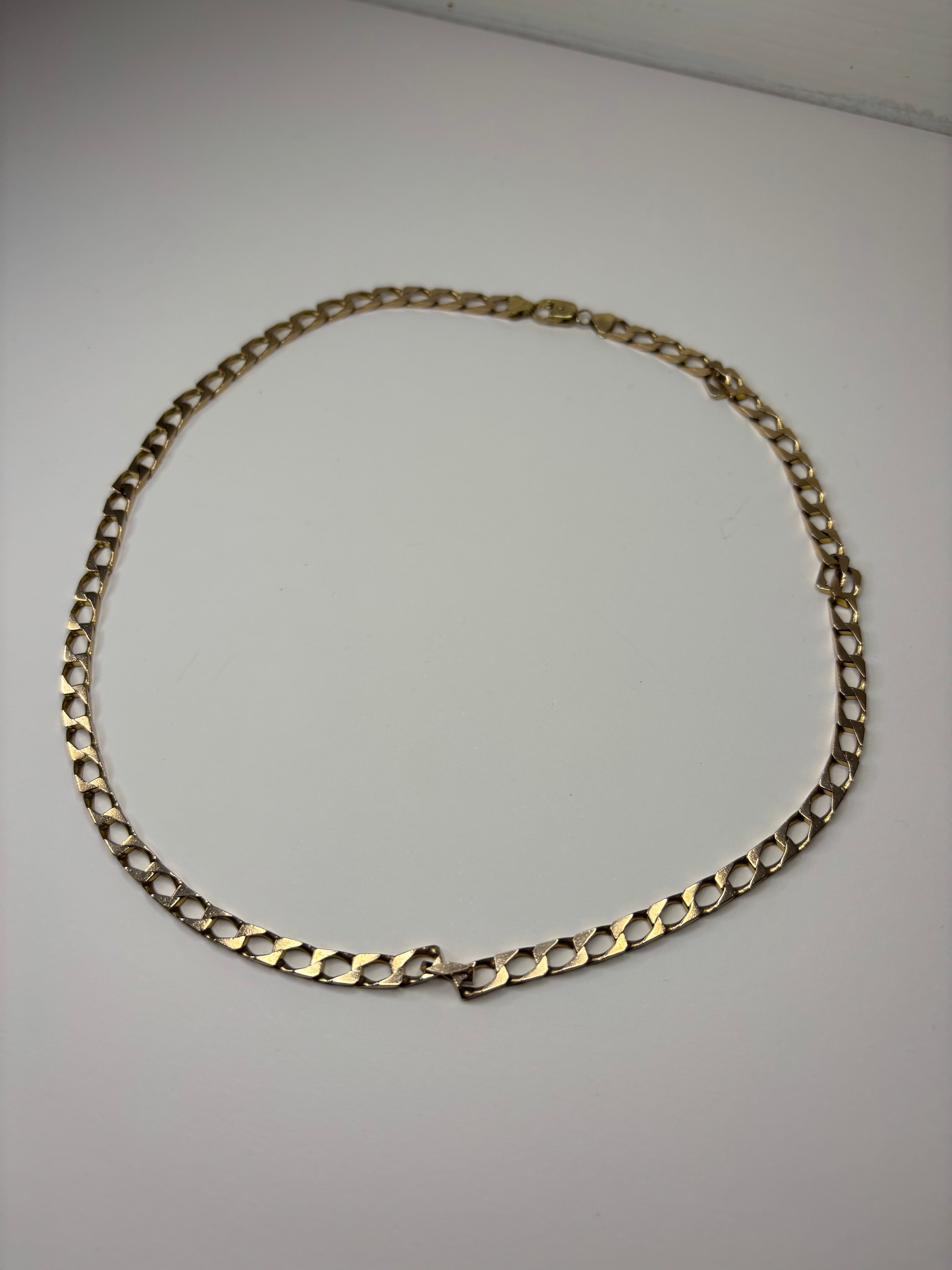 9ct Yellow Gold Curb Chain Great Condition 22.3g 19”