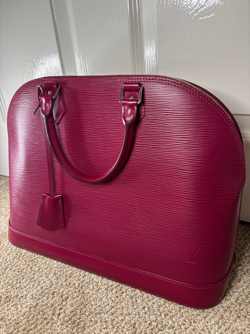 Louis Vuitton PM Alma Epi Leather In Fuchsia Red Great Condition