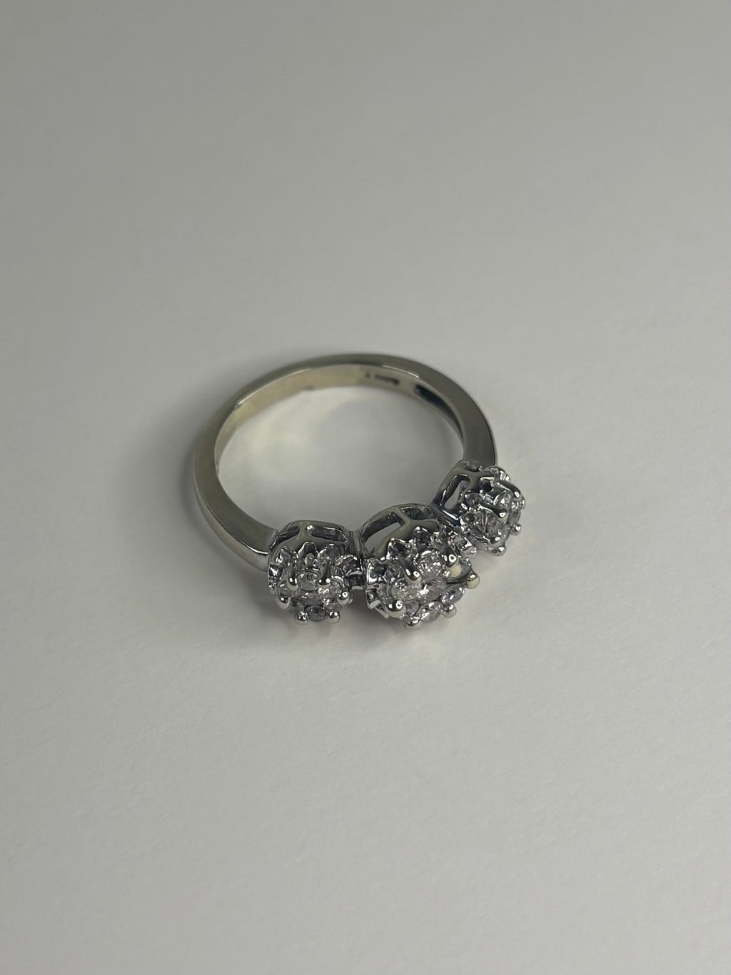 14ct White Gold 1ct Diamond Triple Cluster Ring 4.6g Size P Great Condition