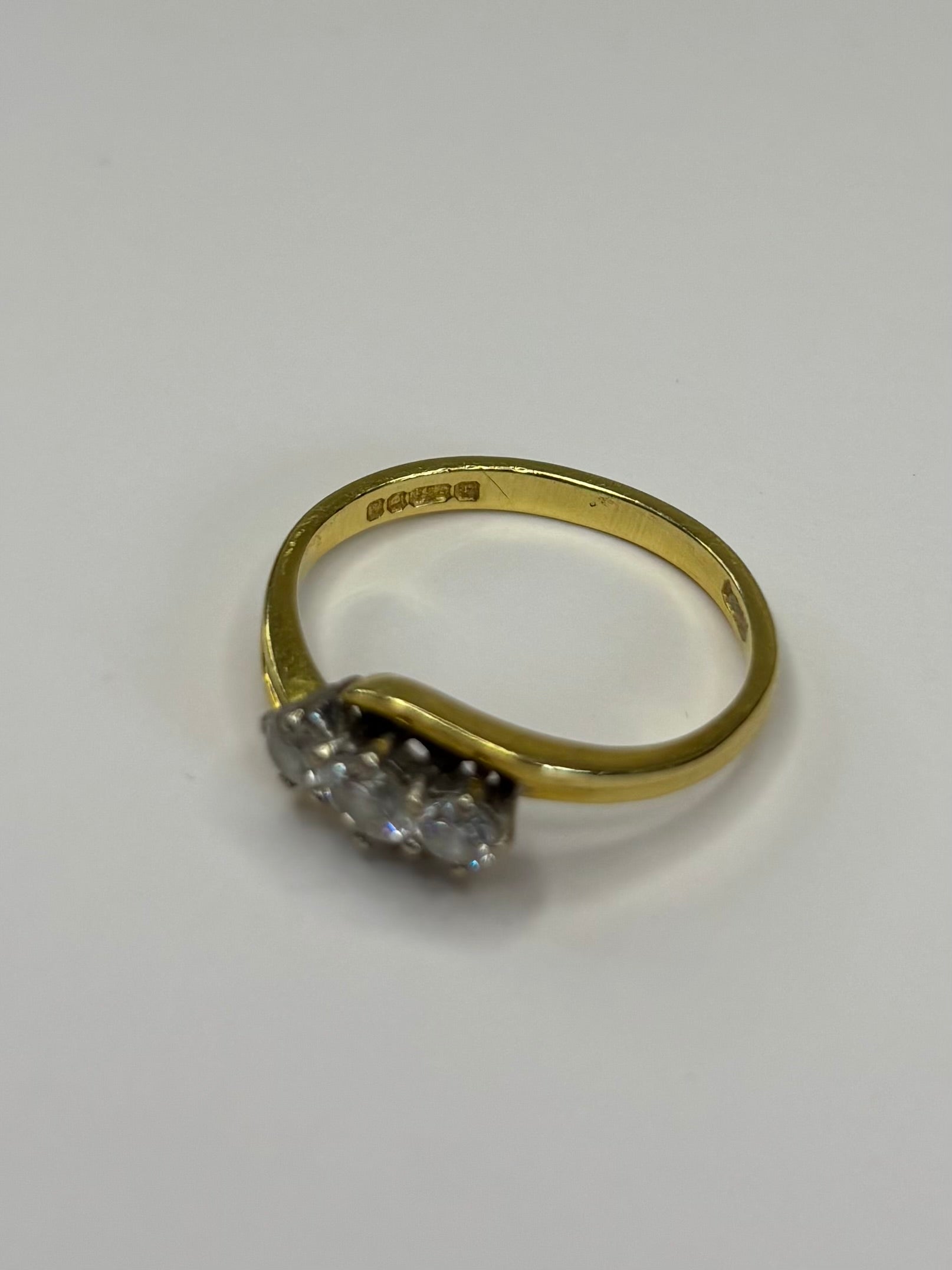 18ct Gold 0.50ct Diamond Three Stone Ring 3.3g Good Condition