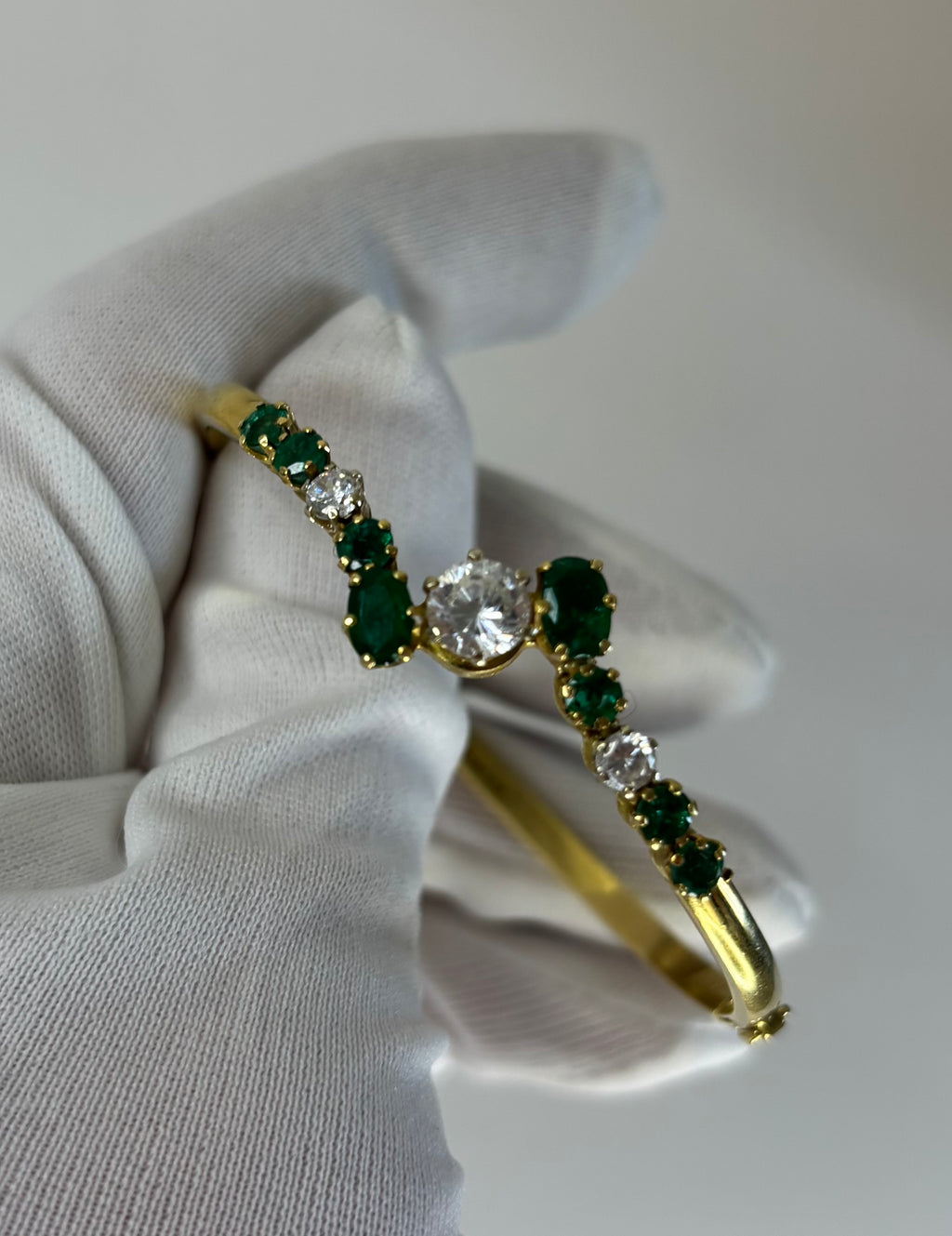 18ct Gold Emerald Bangle Bracelet 17g Good Condition