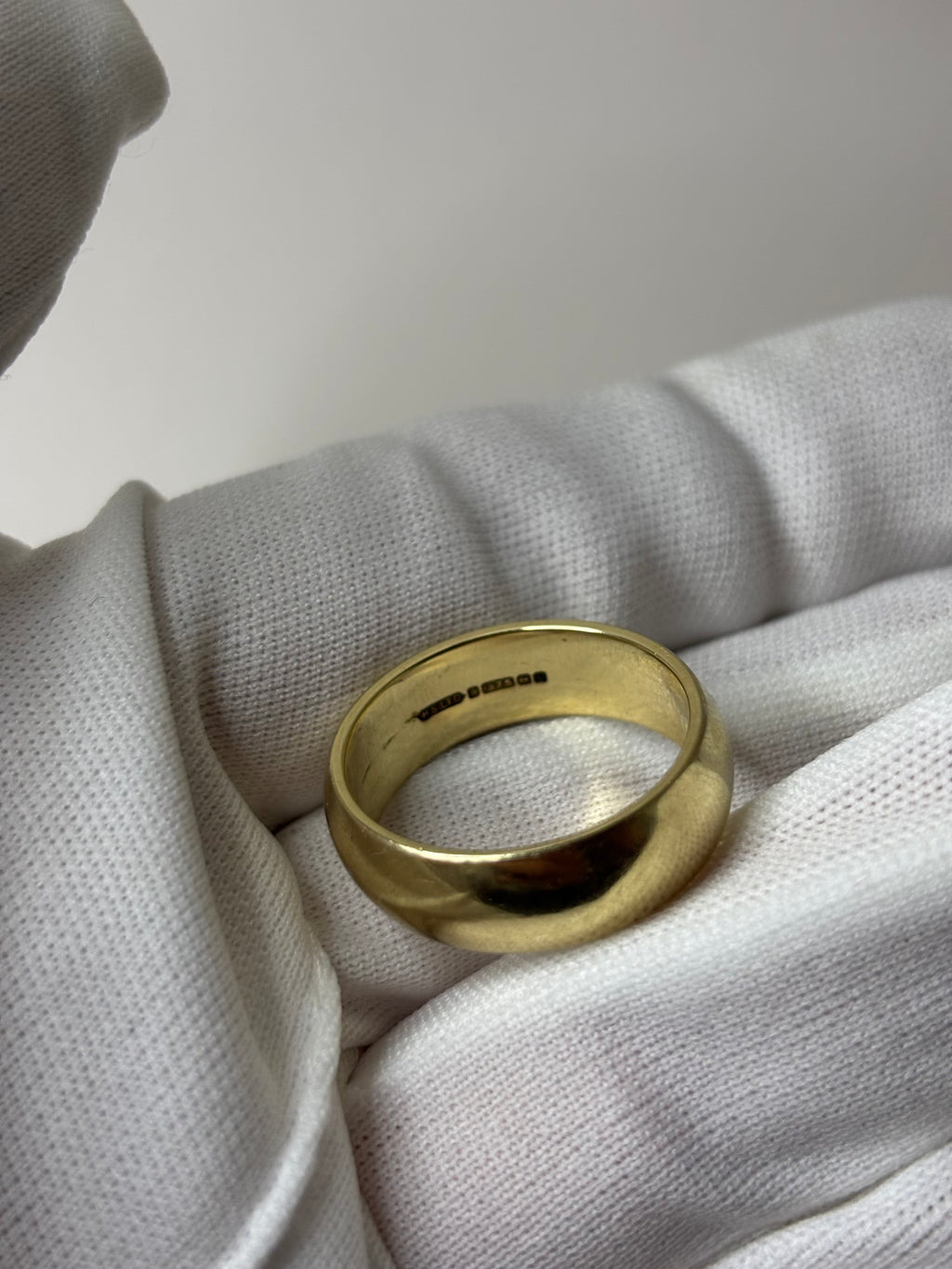 9ct Solid Gold Band Ring Size T 8g Great Condition Fully Hallmarked