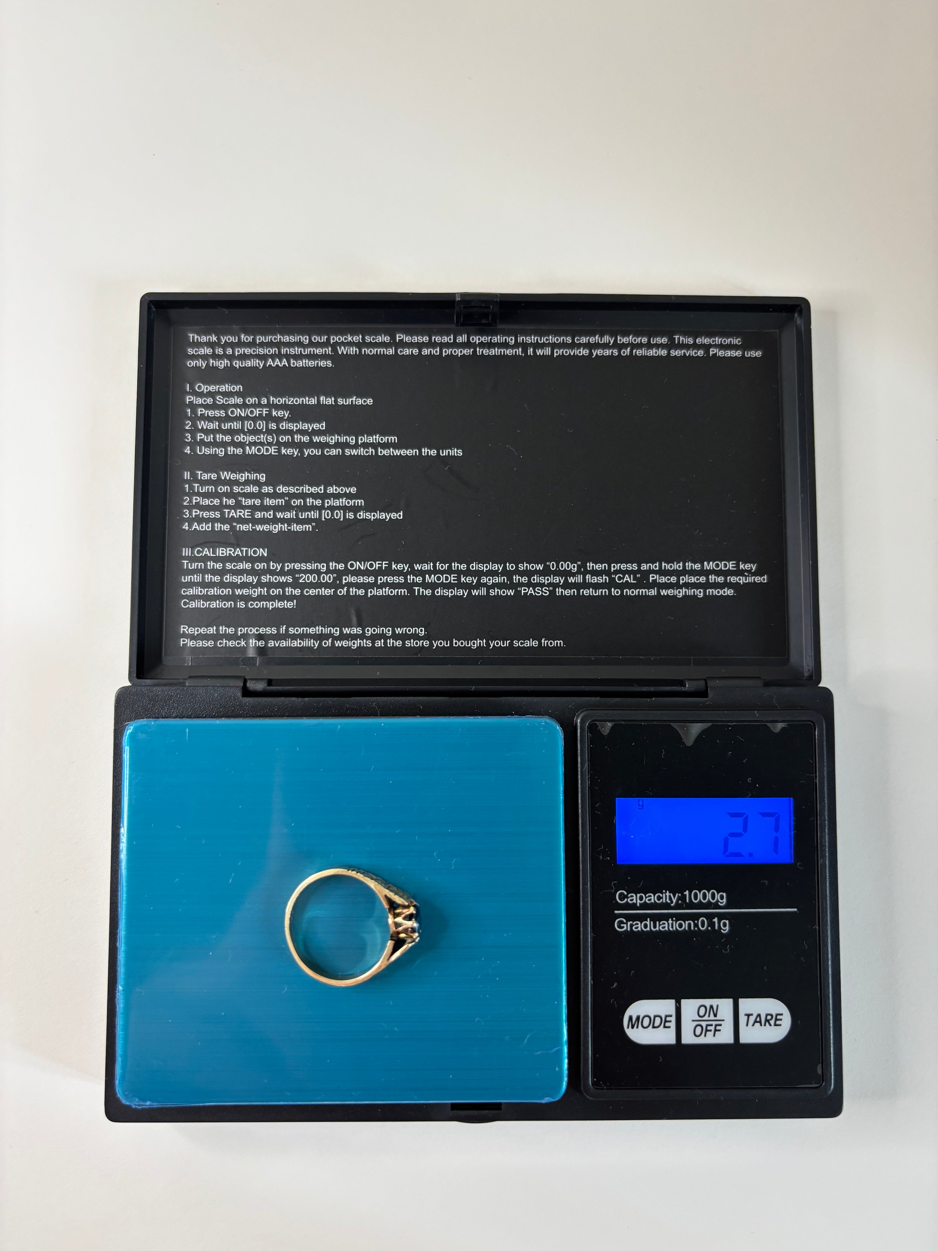 9ct Gold 0.8ct Sapphire Ring 2.7g Good Condition