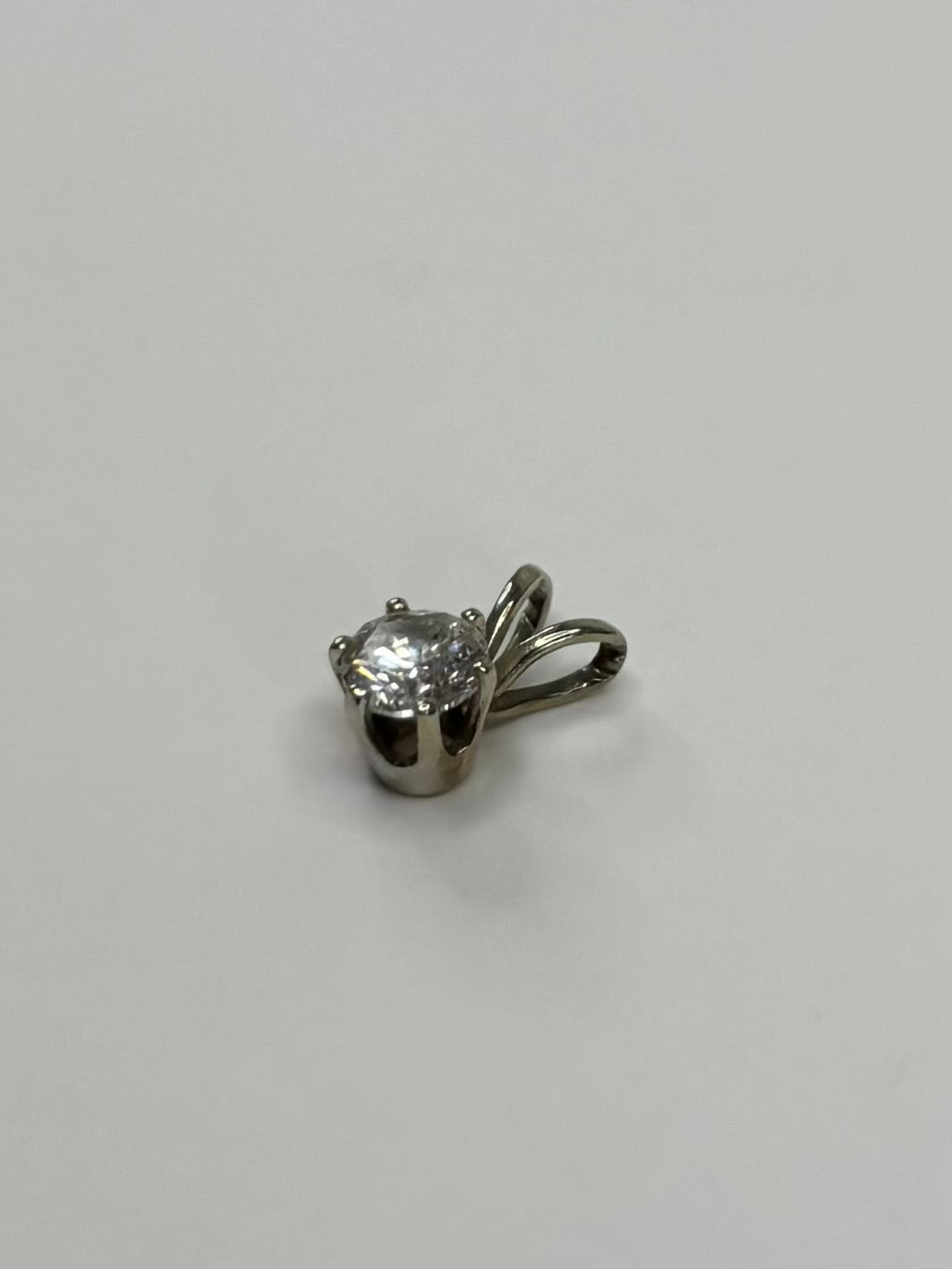 Vintage 14ct Gold 0.25ct Diamond Pendant 0.4g Great Condition