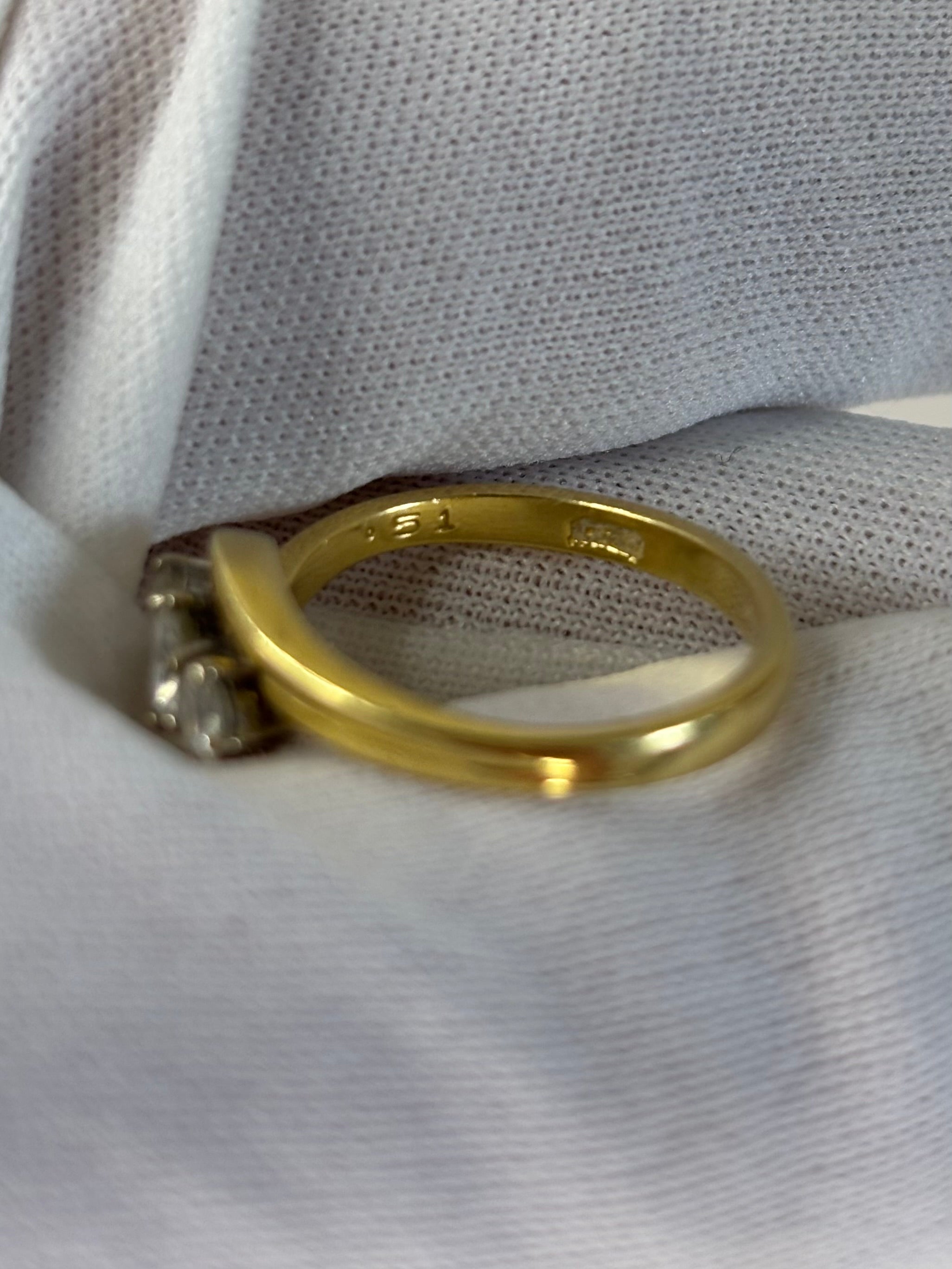 18ct Gold 0.50ct Diamond Three Stone Ring 3.3g Good Condition