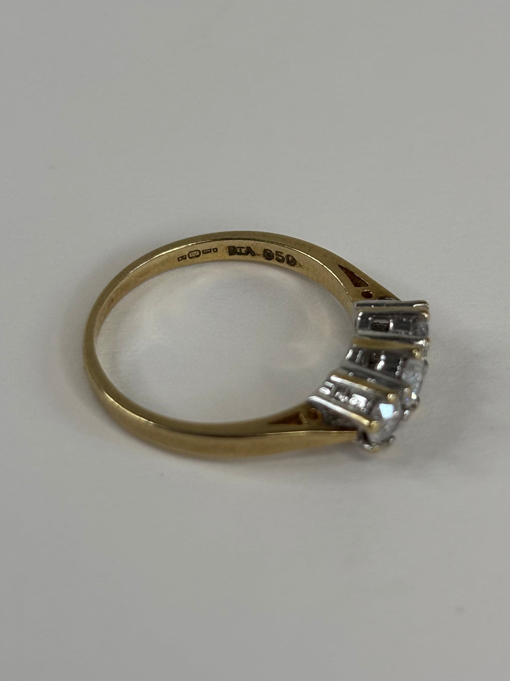 9ct Gold 0.50ct Diamond Three Stone Ring Size K 1.9g Great Condition