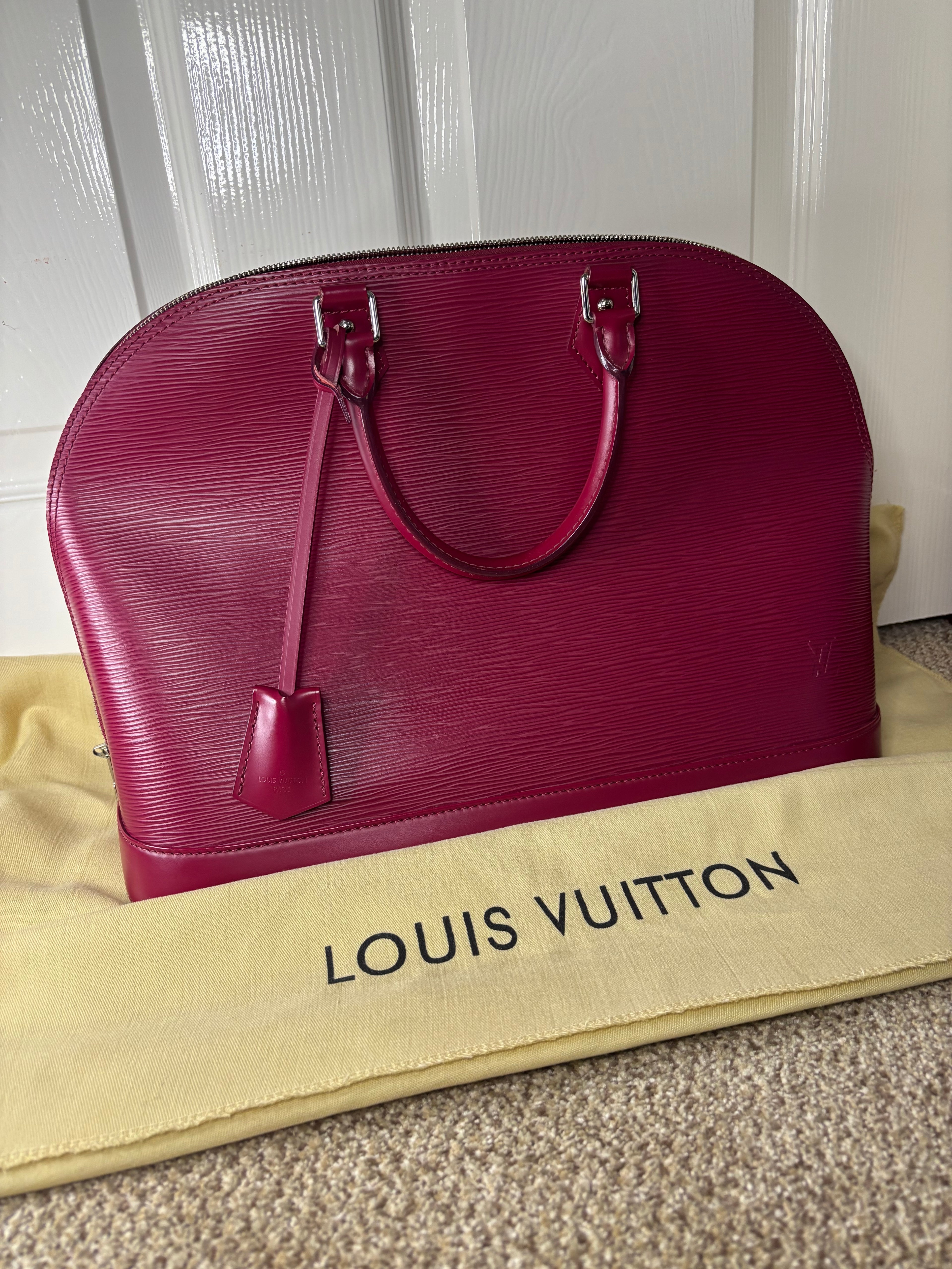 Louis Vuitton PM Alma Epi Leather In Fuchsia Red Great Condition