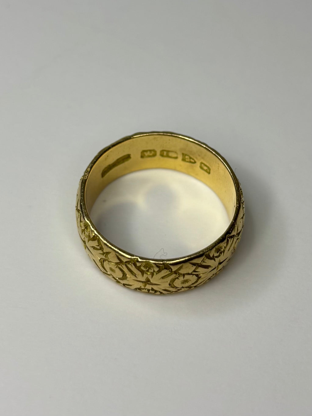 18ct Solid Gold Floral Engraved Wedding Ring Size S 10.1g