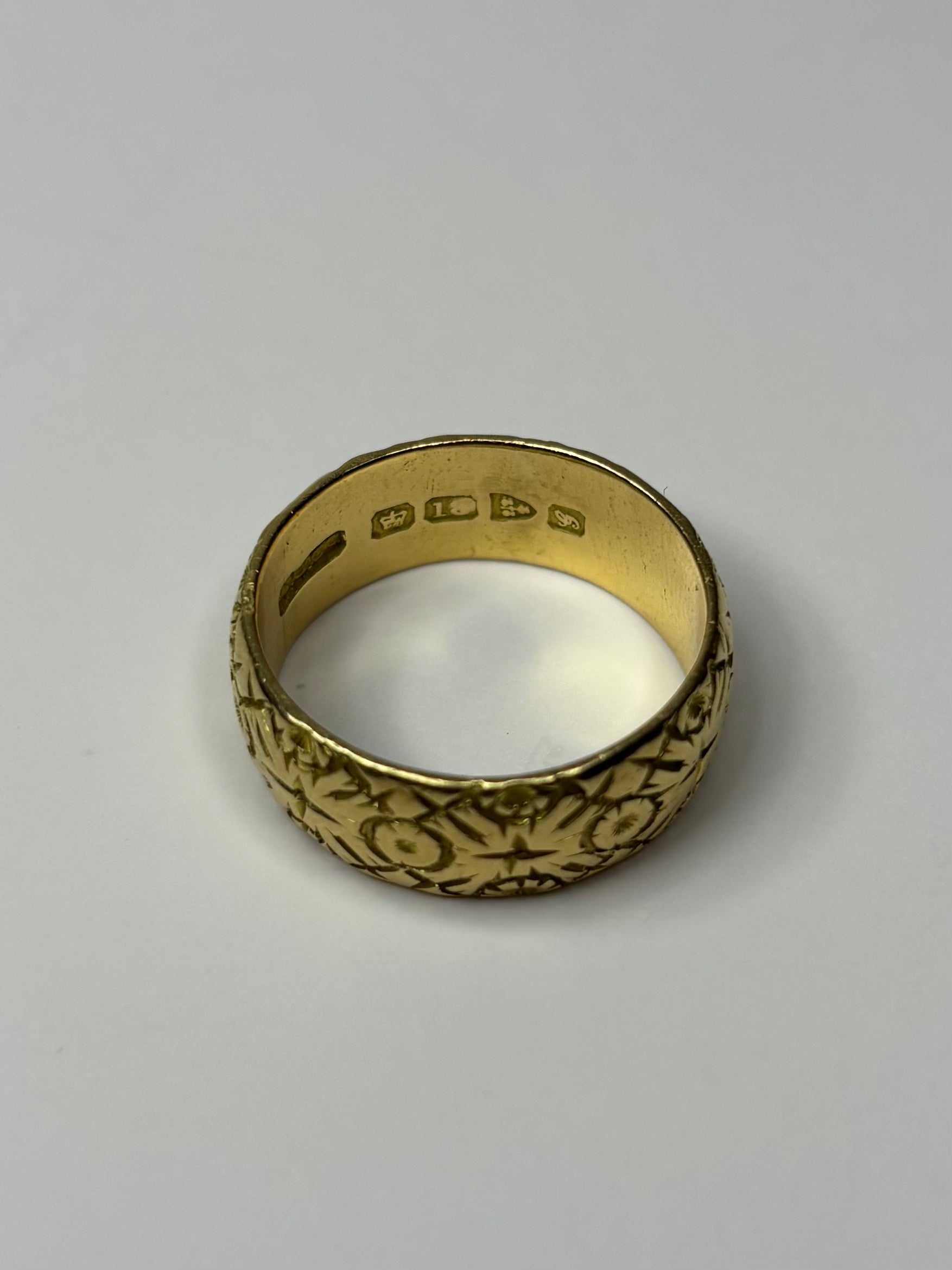 18ct Solid Gold Floral Engraved Wedding Ring Size S 10.1g